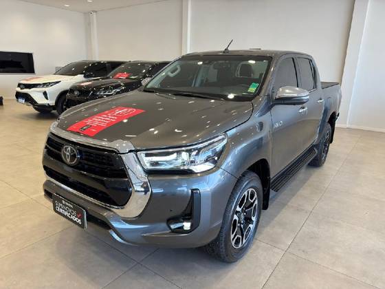 TOYOTA HILUX 2.8 D-4D TURBO DIESEL CD SRX 4X4 AUTOMÁTICO